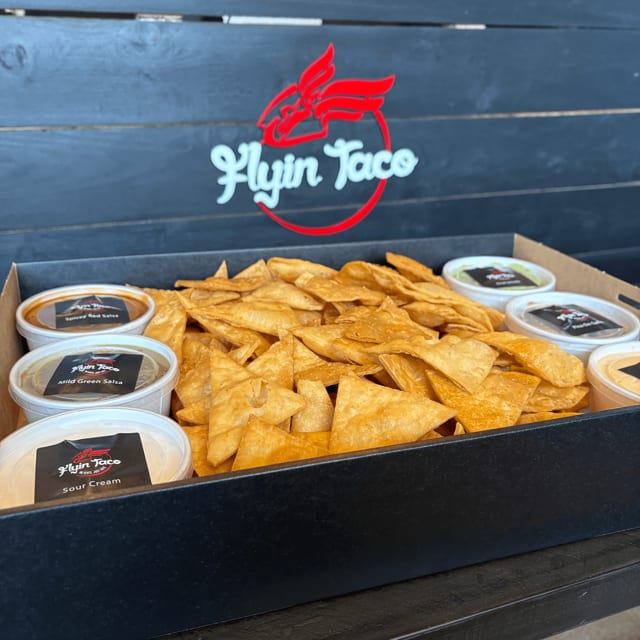 Game Day Nacho Kit (serves 4-6 ppl).